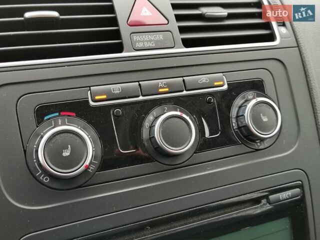 Синий Фольксваген Туран, объемом двигателя 1.6 л и пробегом 252 тыс. км за 8400 $, фото 38 на Automoto.ua