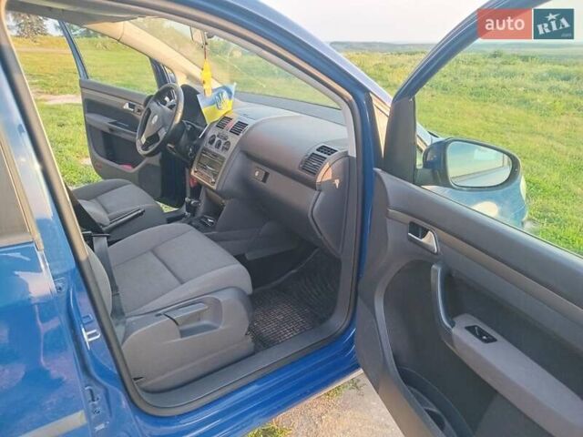 Синій Фольксваген Туран, об'ємом двигуна 1.9 л та пробігом 266 тис. км за 8200 $, фото 9 на Automoto.ua