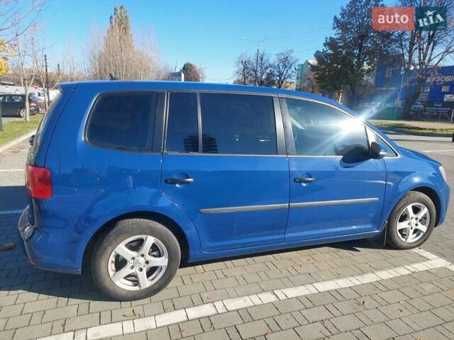 Синий Фольксваген Туран, объемом двигателя 1.6 л и пробегом 282 тыс. км за 8400 $, фото 8 на Automoto.ua