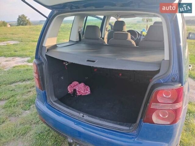 Синій Фольксваген Туран, об'ємом двигуна 1.9 л та пробігом 266 тис. км за 8200 $, фото 8 на Automoto.ua