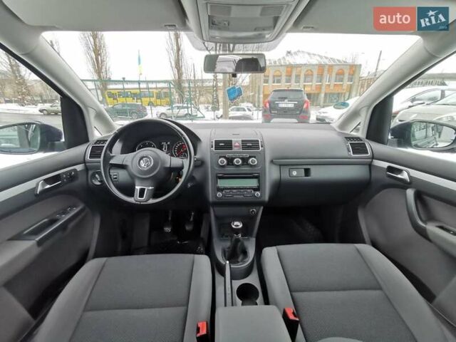 Синий Фольксваген Туран, объемом двигателя 1.6 л и пробегом 252 тыс. км за 8400 $, фото 28 на Automoto.ua