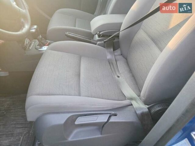 Синій Фольксваген Туран, об'ємом двигуна 1.9 л та пробігом 266 тис. км за 8200 $, фото 5 на Automoto.ua