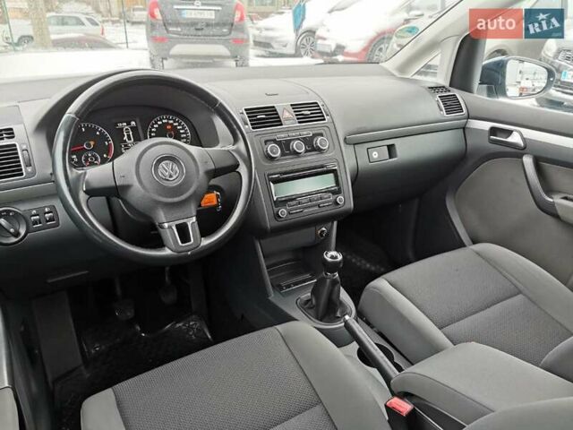 Синий Фольксваген Туран, объемом двигателя 1.6 л и пробегом 252 тыс. км за 8400 $, фото 26 на Automoto.ua