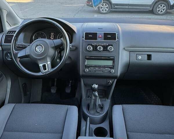 Синий Фольксваген Туран, объемом двигателя 1.6 л и пробегом 252 тыс. км за 8500 $, фото 24 на Automoto.ua