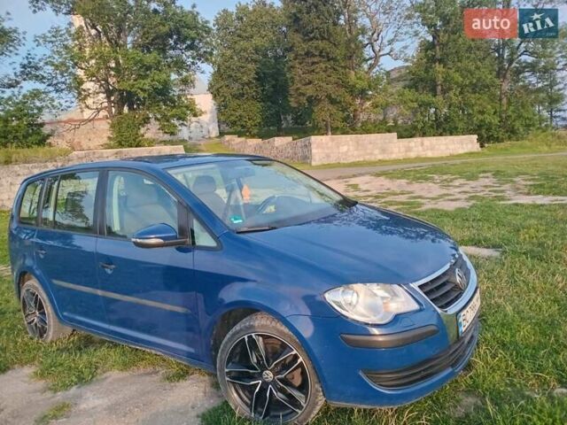 Синій Фольксваген Туран, об'ємом двигуна 1.9 л та пробігом 266 тис. км за 8200 $, фото 1 на Automoto.ua