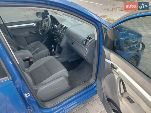 Синий Фольксваген Туран, объемом двигателя 1.6 л и пробегом 282 тыс. км за 8400 $, фото 15 на Automoto.ua