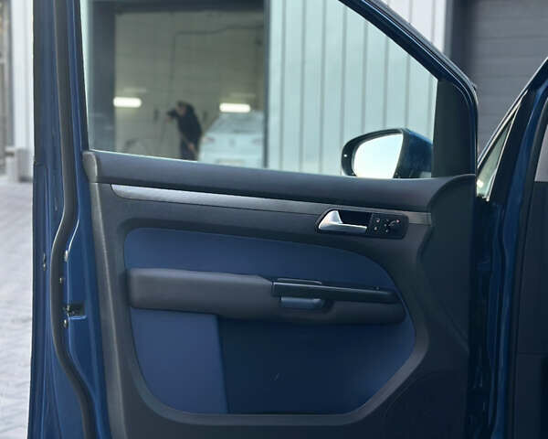 Синий Фольксваген Туран, объемом двигателя 1.4 л и пробегом 220 тыс. км за 7600 $, фото 38 на Automoto.ua