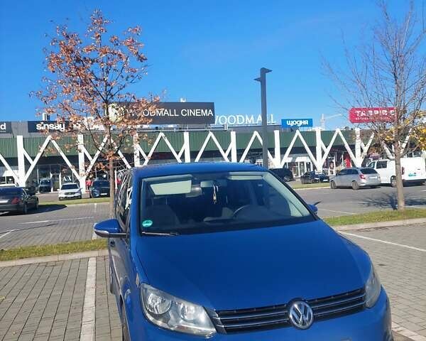 Синий Фольксваген Туран, объемом двигателя 1.6 л и пробегом 282 тыс. км за 8400 $, фото 1 на Automoto.ua