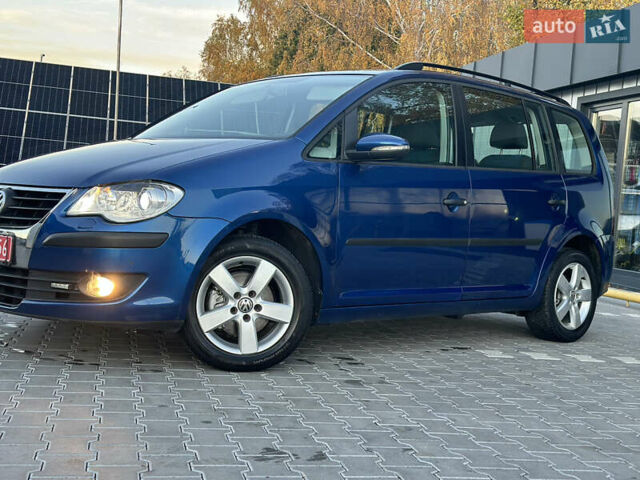 Синий Фольксваген Туран, объемом двигателя 1.4 л и пробегом 220 тыс. км за 7600 $, фото 3 на Automoto.ua