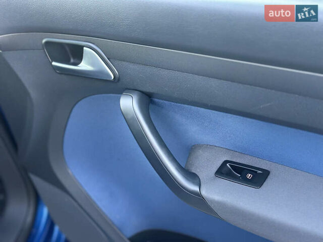 Синий Фольксваген Туран, объемом двигателя 1.4 л и пробегом 220 тыс. км за 7600 $, фото 76 на Automoto.ua