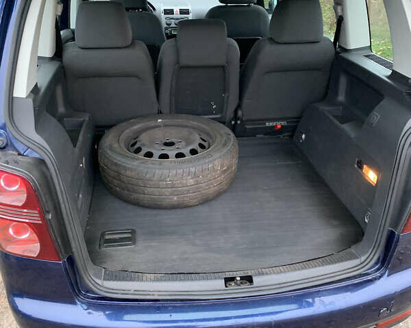 Синий Фольксваген Туран, объемом двигателя 1.39 л и пробегом 190 тыс. км за 6500 $, фото 3 на Automoto.ua