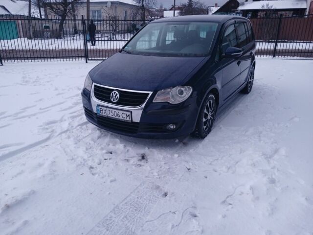 Синий Фольксваген Туран, объемом двигателя 1.9 л и пробегом 11 тыс. км за 5999 $, фото 2 на Automoto.ua