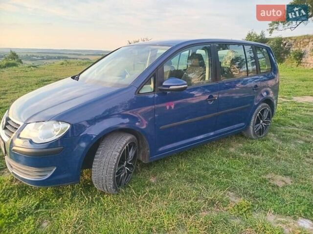 Синій Фольксваген Туран, об'ємом двигуна 1.9 л та пробігом 266 тис. км за 8200 $, фото 12 на Automoto.ua