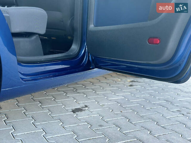 Синий Фольксваген Туран, объемом двигателя 1.4 л и пробегом 220 тыс. км за 7600 $, фото 67 на Automoto.ua