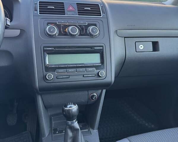 Синий Фольксваген Туран, объемом двигателя 1.6 л и пробегом 252 тыс. км за 8500 $, фото 21 на Automoto.ua