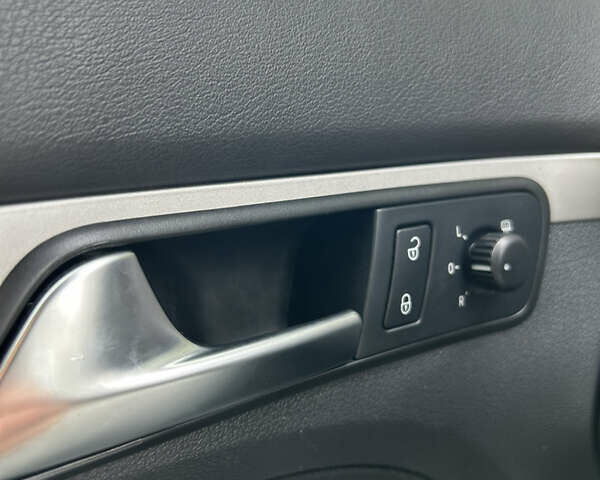 Синий Фольксваген Туран, объемом двигателя 1.4 л и пробегом 172 тыс. км за 8299 $, фото 52 на Automoto.ua