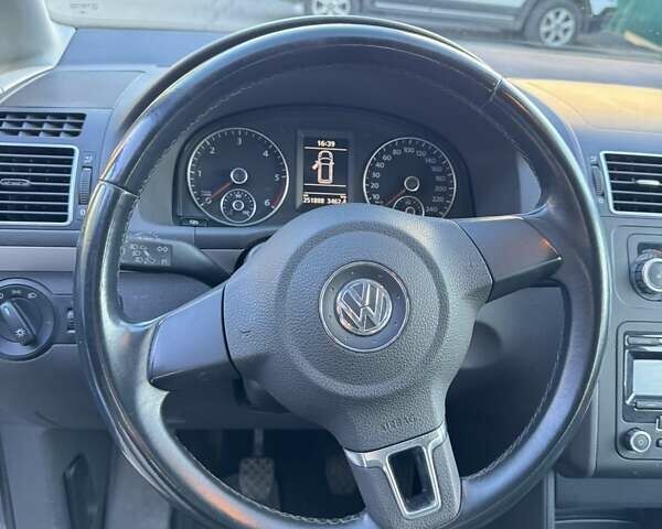 Синий Фольксваген Туран, объемом двигателя 1.6 л и пробегом 252 тыс. км за 8500 $, фото 19 на Automoto.ua
