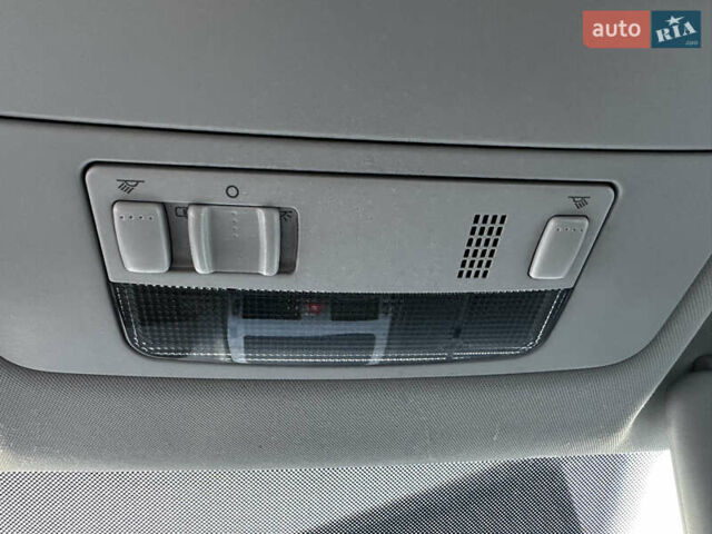 Синий Фольксваген Туран, объемом двигателя 1.4 л и пробегом 220 тыс. км за 7600 $, фото 56 на Automoto.ua