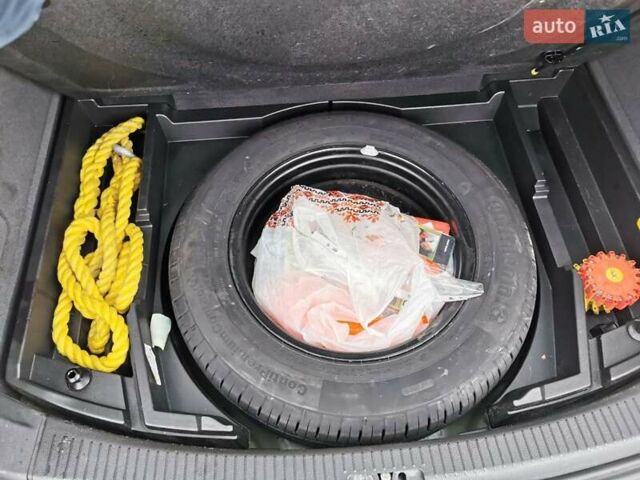 Синий Фольксваген Туран, объемом двигателя 1.6 л и пробегом 252 тыс. км за 8400 $, фото 49 на Automoto.ua