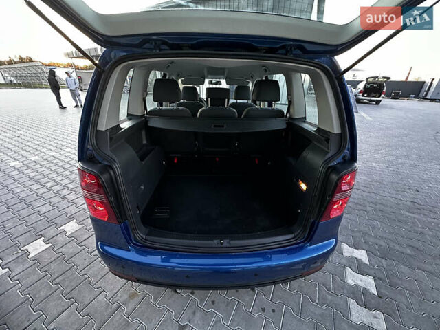 Синий Фольксваген Туран, объемом двигателя 1.4 л и пробегом 220 тыс. км за 7600 $, фото 65 на Automoto.ua