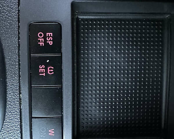 Синий Фольксваген Туран, объемом двигателя 1.4 л и пробегом 220 тыс. км за 7600 $, фото 55 на Automoto.ua