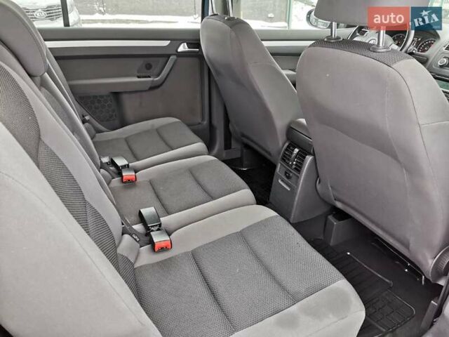 Синий Фольксваген Туран, объемом двигателя 1.6 л и пробегом 252 тыс. км за 8400 $, фото 42 на Automoto.ua