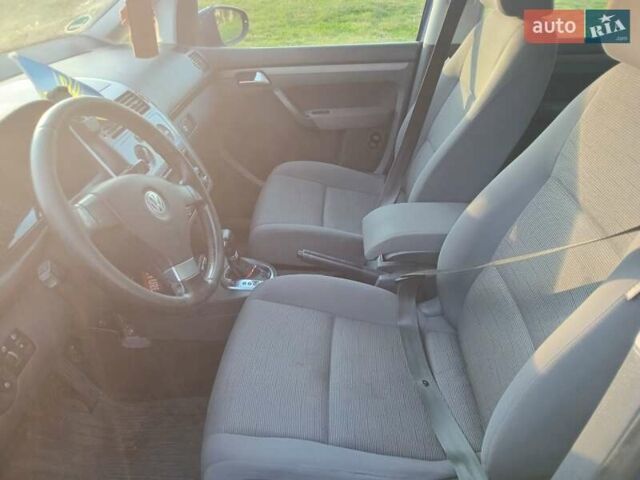 Синій Фольксваген Туран, об'ємом двигуна 1.9 л та пробігом 266 тис. км за 8200 $, фото 10 на Automoto.ua