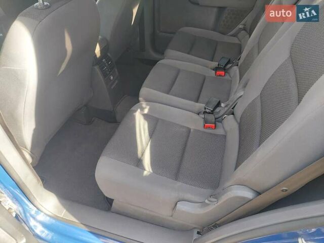 Синий Фольксваген Туран, объемом двигателя 1.6 л и пробегом 282 тыс. км за 8400 $, фото 13 на Automoto.ua