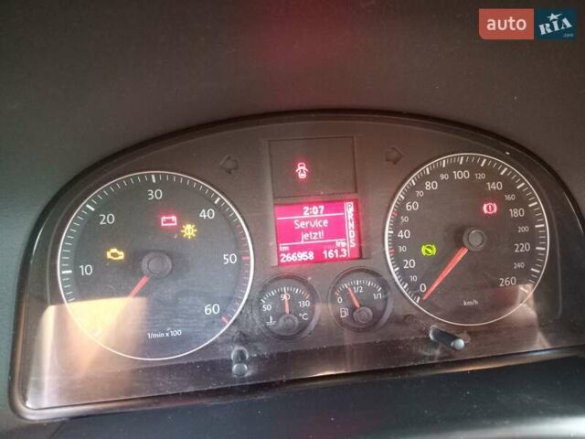 Синій Фольксваген Туран, об'ємом двигуна 1.9 л та пробігом 266 тис. км за 8200 $, фото 4 на Automoto.ua