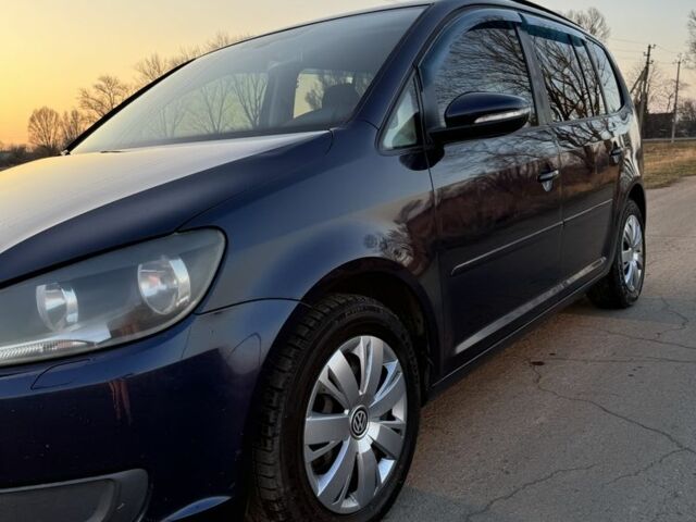 Синий Фольксваген Туран, объемом двигателя 1.6 л и пробегом 230 тыс. км за 9000 $, фото 2 на Automoto.ua