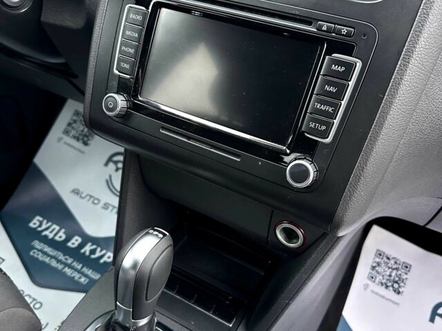 Синий Фольксваген Туран, объемом двигателя 1.6 л и пробегом 267 тыс. км за 9500 $, фото 4 на Automoto.ua