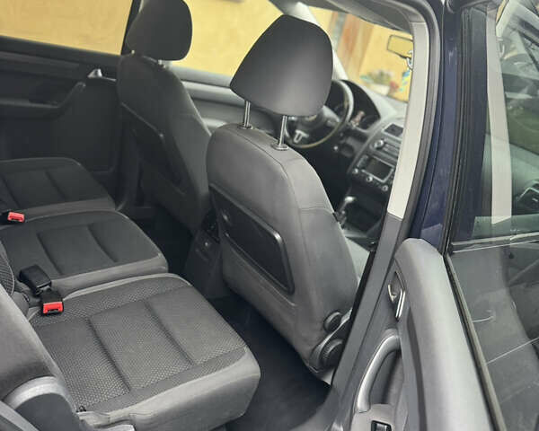 Синій Фольксваген Туран, об'ємом двигуна 1.6 л та пробігом 286 тис. км за 10600 $, фото 13 на Automoto.ua