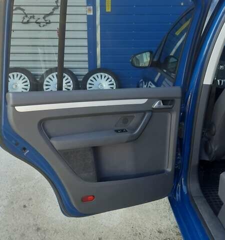 Синий Фольксваген Туран, объемом двигателя 1.97 л и пробегом 338 тыс. км за 10000 $, фото 15 на Automoto.ua