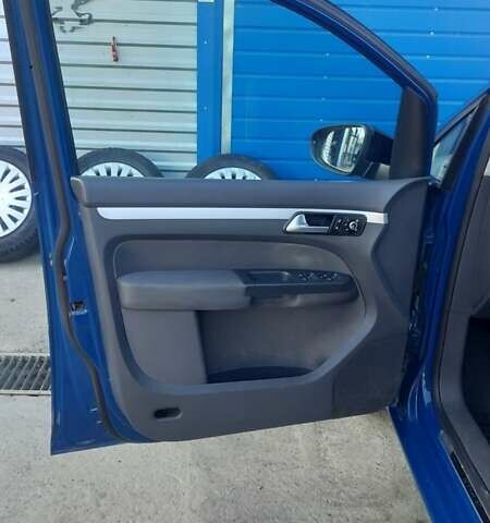 Синий Фольксваген Туран, объемом двигателя 1.97 л и пробегом 338 тыс. км за 10000 $, фото 18 на Automoto.ua