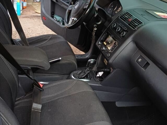 Синій Фольксваген Туран, об'ємом двигуна 1.4 л та пробігом 320 тис. км за 7500 $, фото 7 на Automoto.ua