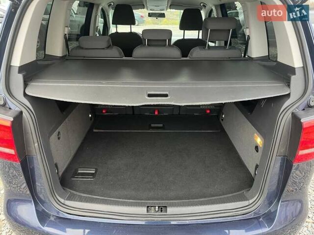 Синій Фольксваген Туран, об'ємом двигуна 1.2 л та пробігом 216 тис. км за 9500 $, фото 19 на Automoto.ua