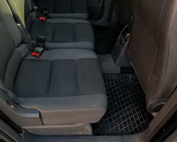 Синий Фольксваген Туран, объемом двигателя 1.6 л и пробегом 284 тыс. км за 9500 $, фото 20 на Automoto.ua