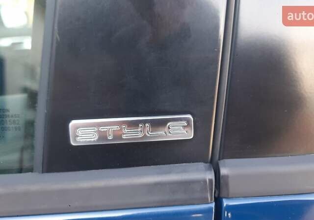 Синий Фольксваген Туран, объемом двигателя 1.97 л и пробегом 338 тыс. км за 10000 $, фото 42 на Automoto.ua