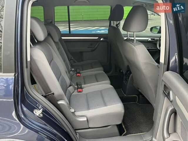 Синій Фольксваген Туран, об'ємом двигуна 1.2 л та пробігом 216 тис. км за 9500 $, фото 14 на Automoto.ua