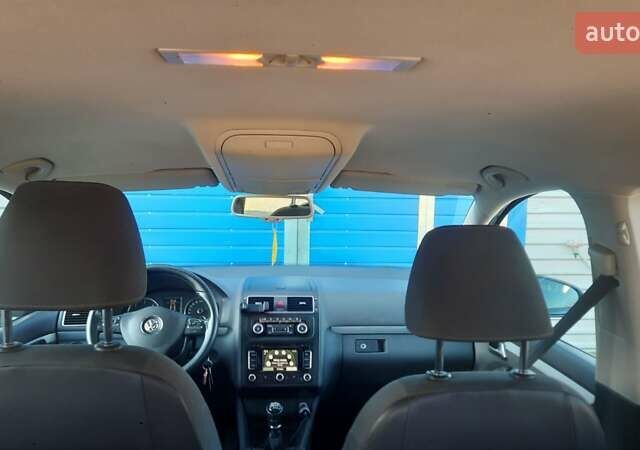 Синий Фольксваген Туран, объемом двигателя 1.97 л и пробегом 338 тыс. км за 10000 $, фото 24 на Automoto.ua