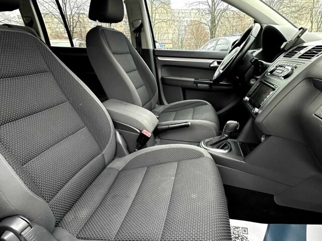 Синий Фольксваген Туран, объемом двигателя 1.6 л и пробегом 267 тыс. км за 9500 $, фото 2 на Automoto.ua