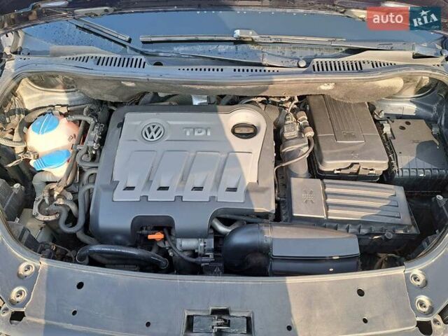 Синий Фольксваген Туран, объемом двигателя 1.6 л и пробегом 284 тыс. км за 9500 $, фото 15 на Automoto.ua