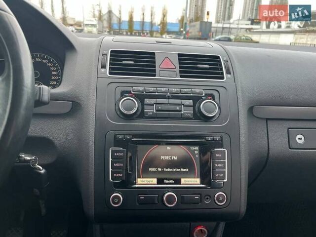 Синій Фольксваген Туран, об'ємом двигуна 1.2 л та пробігом 216 тис. км за 9500 $, фото 18 на Automoto.ua