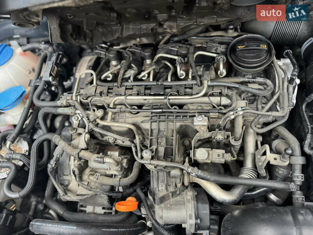 Синій Фольксваген Туран, об'ємом двигуна 1.6 л та пробігом 286 тис. км за 10600 $, фото 11 на Automoto.ua