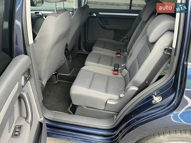 Синій Фольксваген Туран, об'ємом двигуна 1.2 л та пробігом 216 тис. км за 9500 $, фото 12 на Automoto.ua