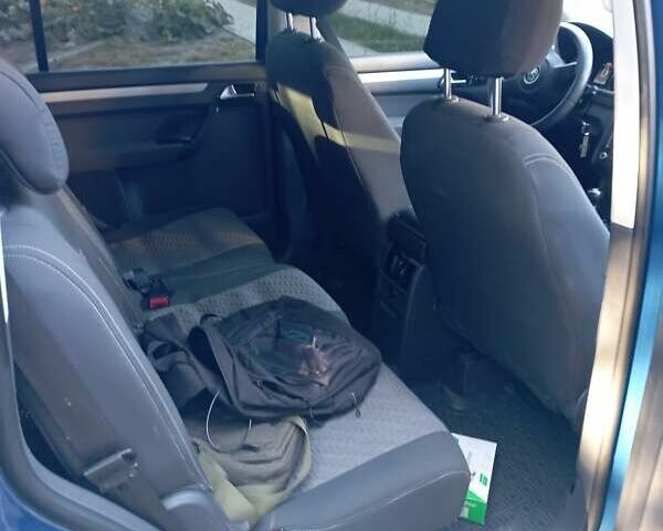 Синий Фольксваген Туран, объемом двигателя 1.6 л и пробегом 260 тыс. км за 10800 $, фото 3 на Automoto.ua