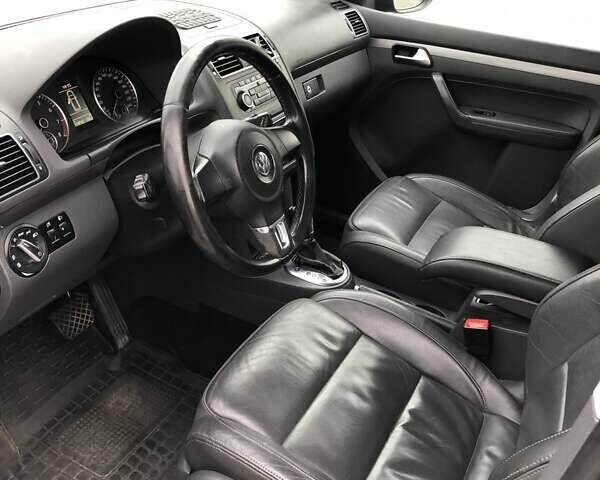 Синій Фольксваген Туран, об'ємом двигуна 1.39 л та пробігом 225 тис. км за 8500 $, фото 10 на Automoto.ua