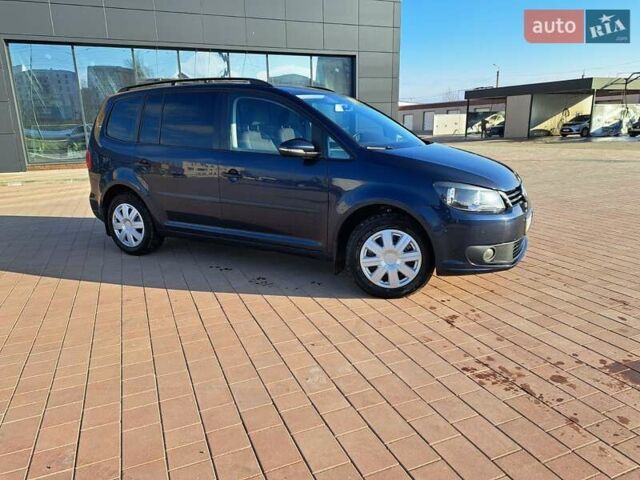 Синий Фольксваген Туран, объемом двигателя 1.6 л и пробегом 284 тыс. км за 9500 $, фото 5 на Automoto.ua