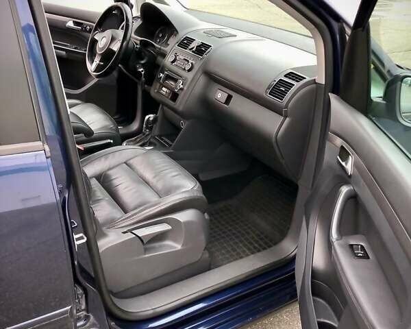 Синій Фольксваген Туран, об'ємом двигуна 1.39 л та пробігом 225 тис. км за 8500 $, фото 7 на Automoto.ua