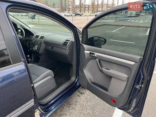 Синій Фольксваген Туран, об'ємом двигуна 1.2 л та пробігом 216 тис. км за 9500 $, фото 11 на Automoto.ua